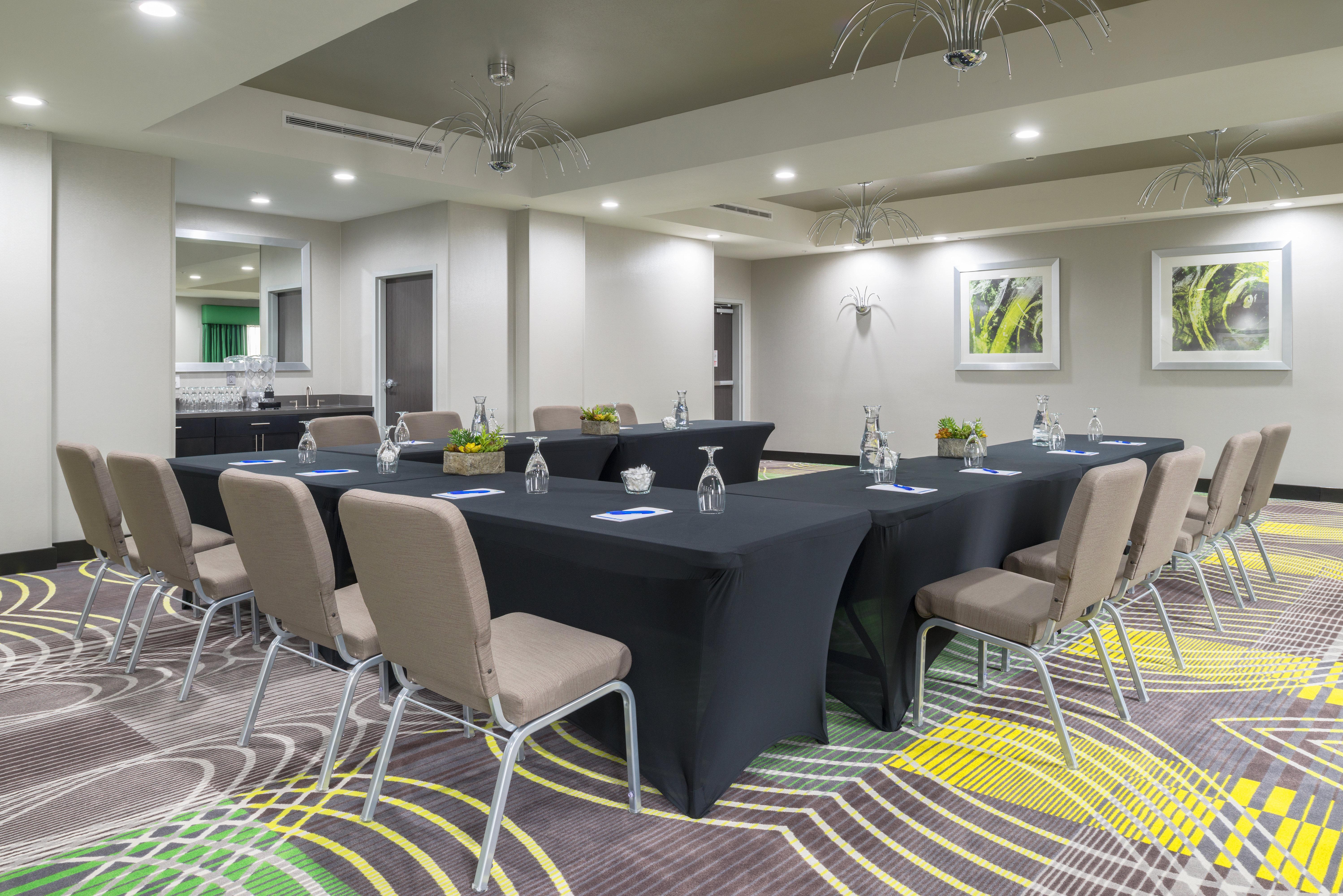 Holiday Inn Express And Suites Norman By Ihg Екстериор снимка